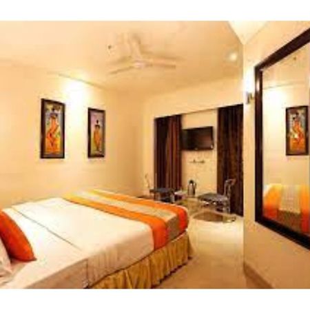 Hotel D Grand, Bareilly Exterior foto