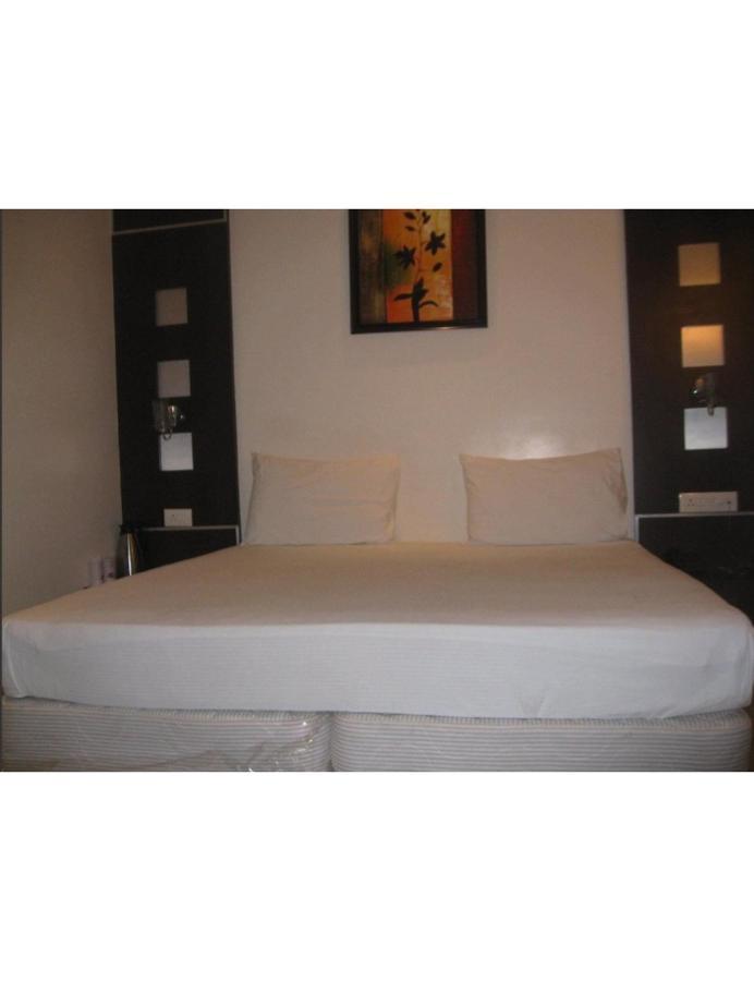 Hotel D Grand, Bareilly Exterior foto