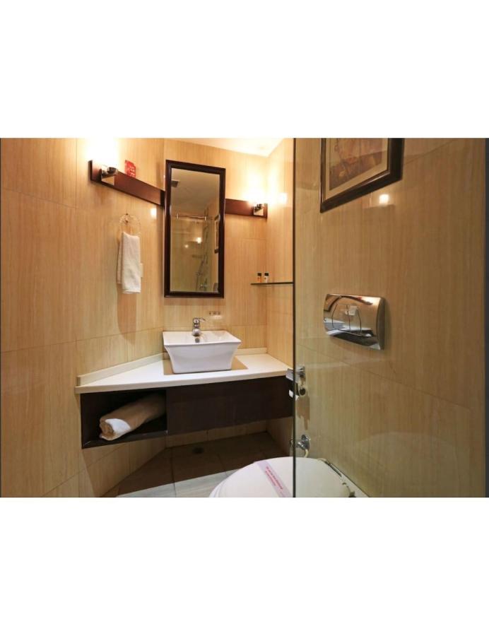 Hotel D Grand, Bareilly Exterior foto