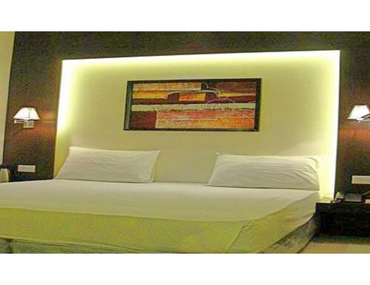 Hotel D Grand, Bareilly Exterior foto